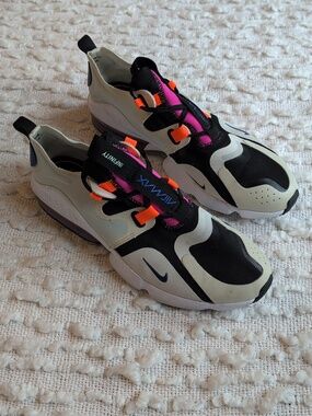 Nike Air Max Infinity Women's 10.5 Athletic Running Workout Sneakers Tennis Shoe